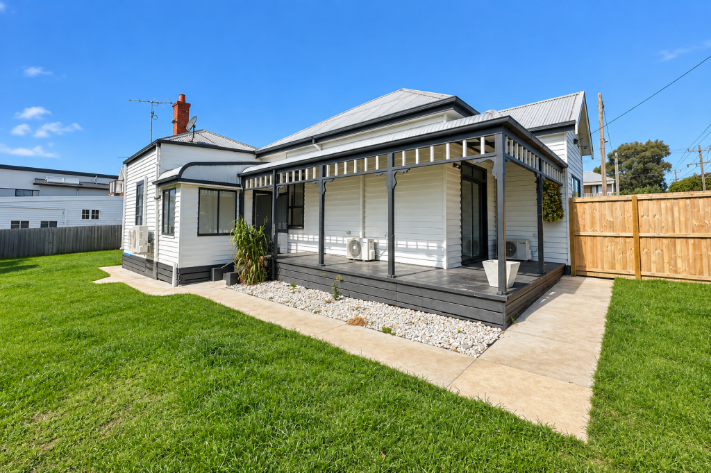 11 Humble St, East Geelong, VIC 3219