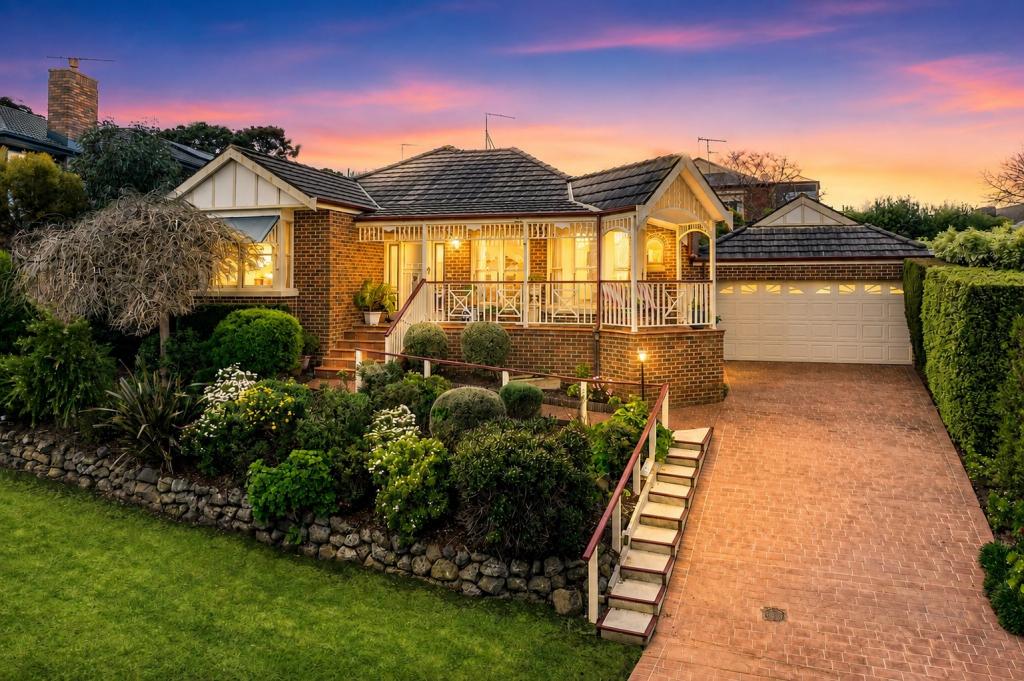 12 Triumph Ct, Highton, VIC 3216