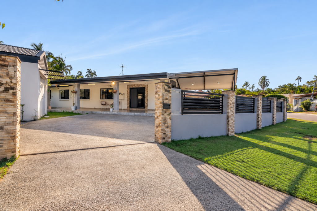 18 Parkside Cres, Leanyer, NT 0812