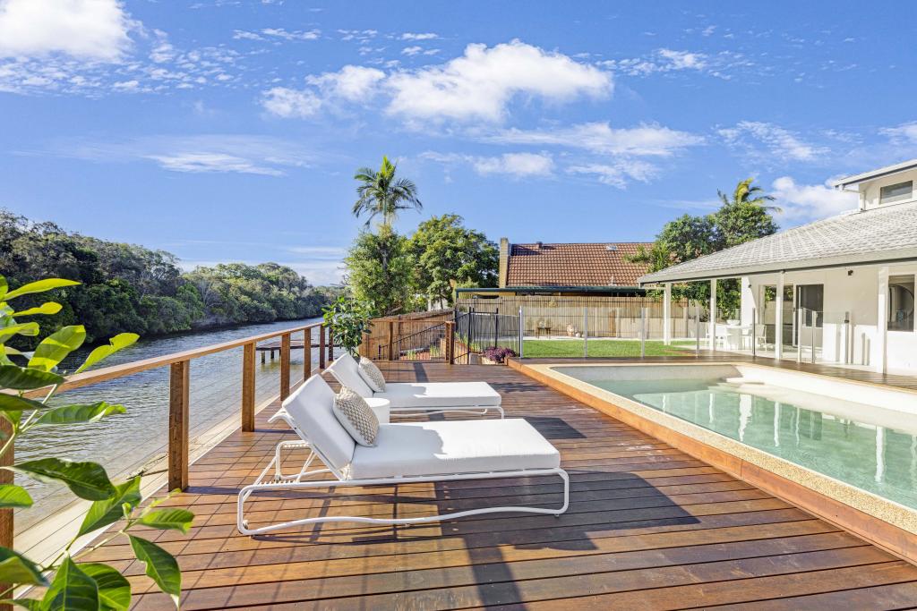 17 Ensenada Ct, Broadbeach Waters, QLD 4218