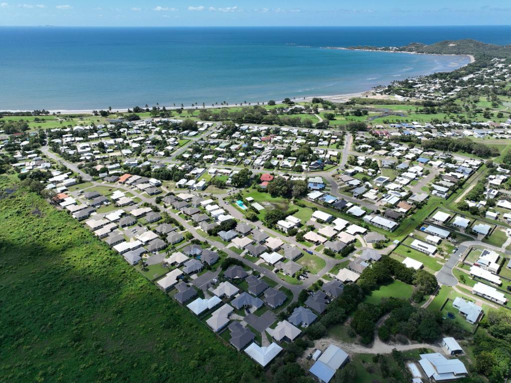 22 Seabreeze Cres, Bowen, QLD 4805