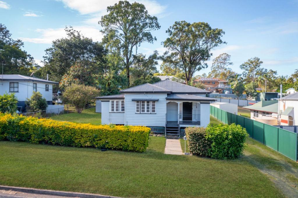 35 Lindsay St, Bundamba, QLD 4304