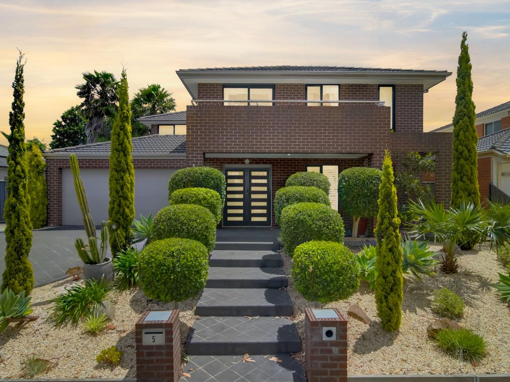 5 Merrowland Ave, Cranbourne North, VIC 3977