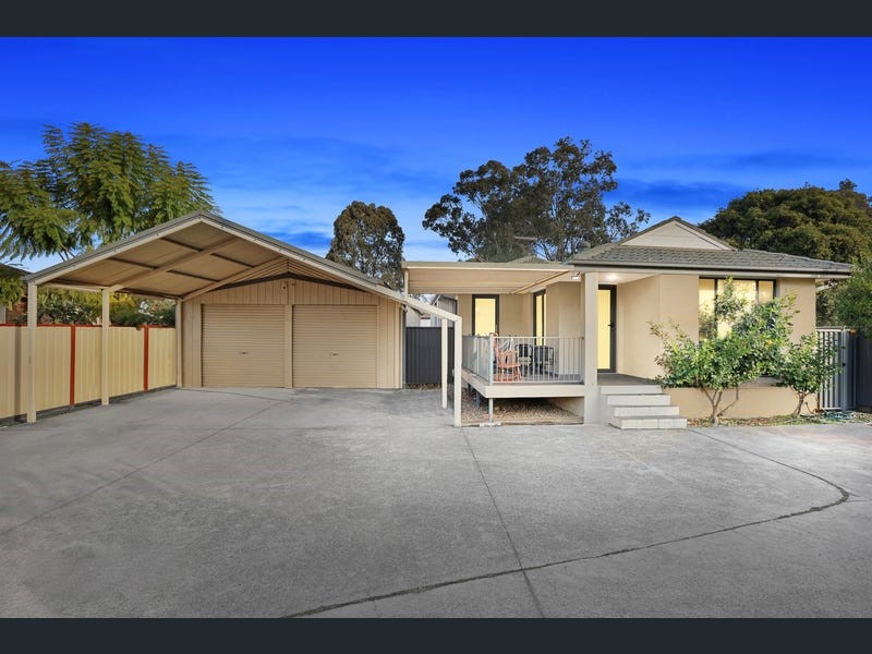 256 Banks Dr, St Clair, NSW 2759