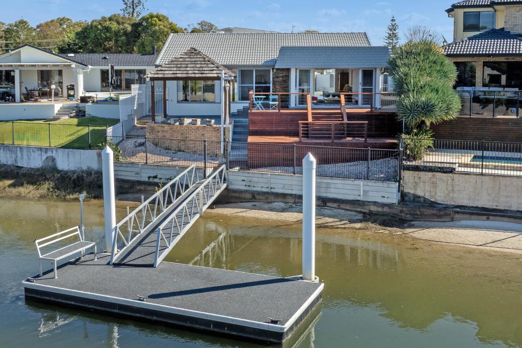 3 Cedar Pl, Broadbeach Waters, QLD 4218