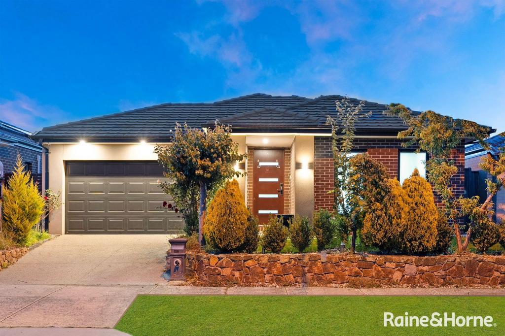 30 HARTLEIGH ST, CLYDE, VIC 3978
