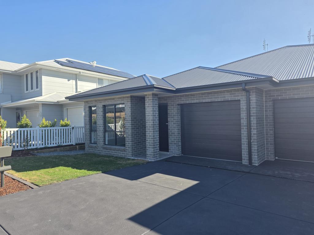 2/68 MALACHITE ST, CHISHOLM, NSW 2322