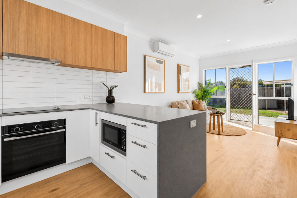 4/6 Itkeston St, Herne Hill, VIC 3218