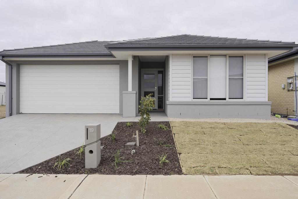 19 Kingsbury Rd, Deanside, VIC 3336
