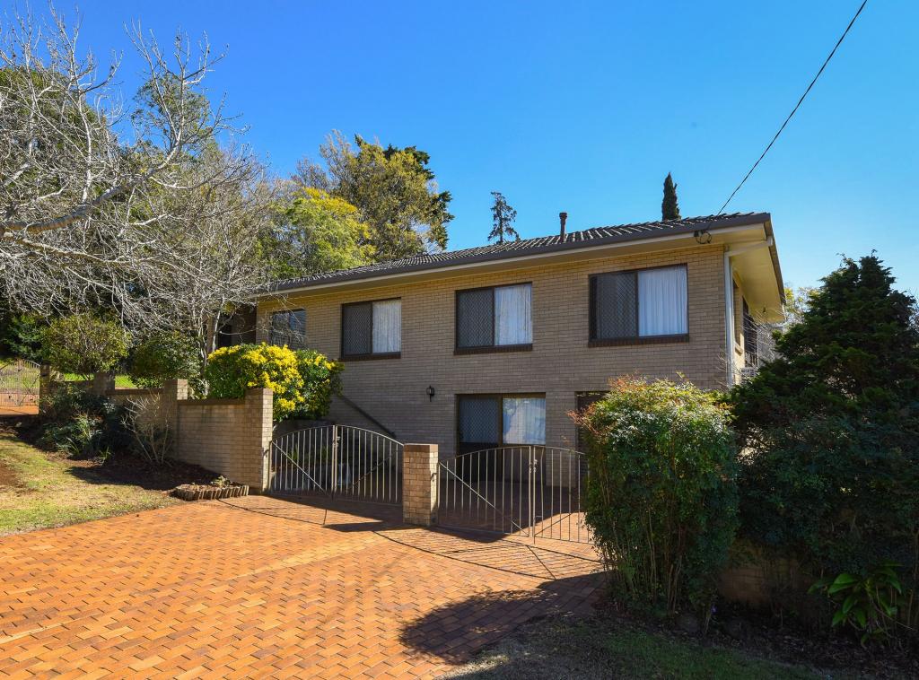 19 Fletcher St, East Toowoomba, QLD 4350