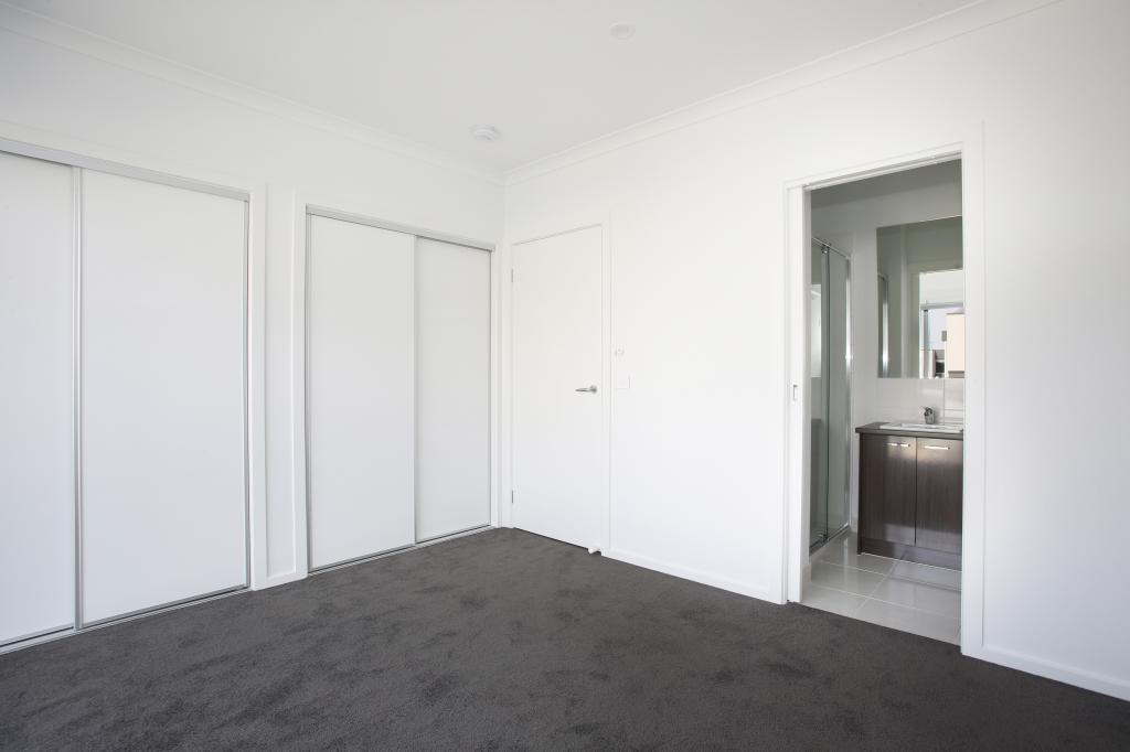 32 Topal Dr, Officer, VIC 3809
