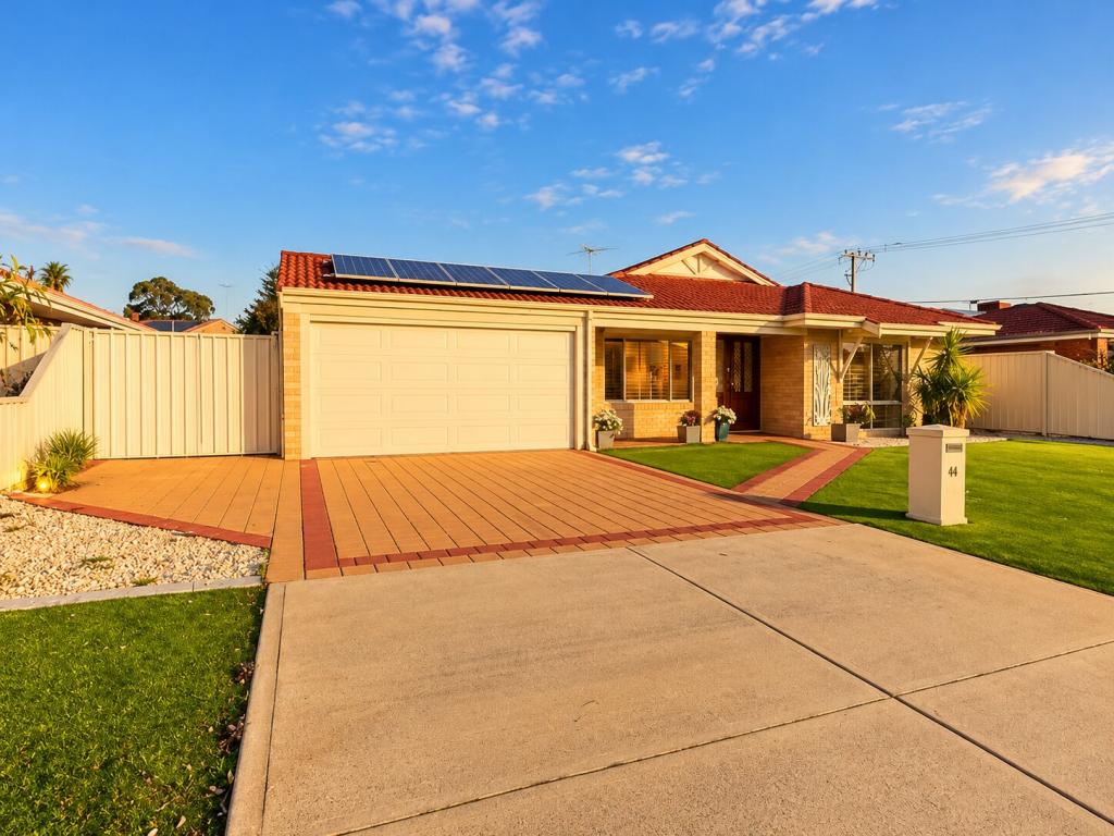 4 Jaywick Cl, Safety Bay, WA 6169