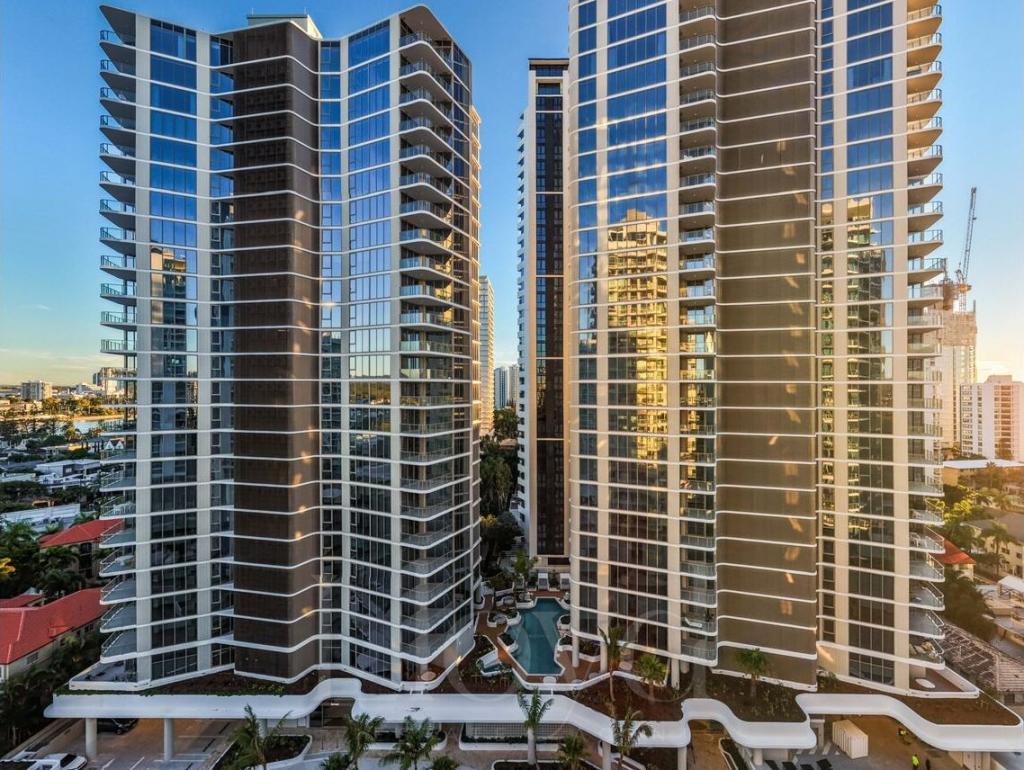 10705/11 Cronin Ave, Main Beach, QLD 4217