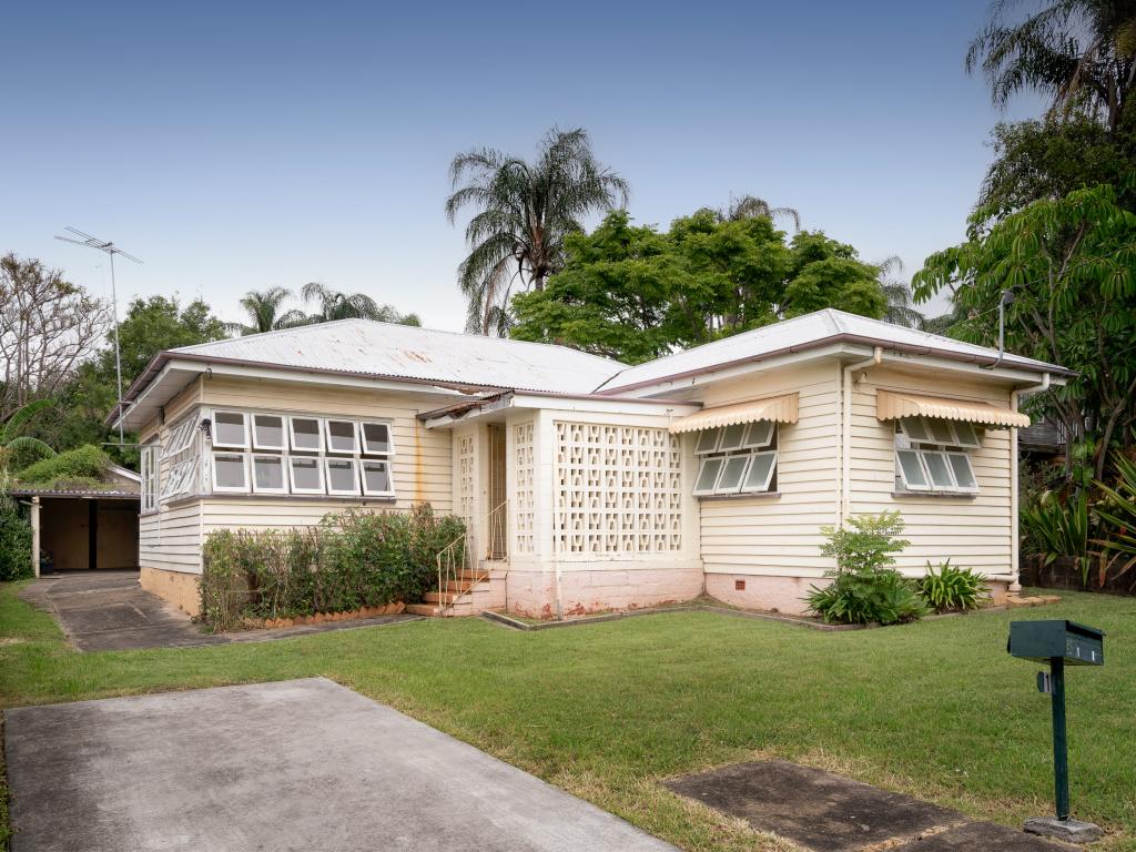 1 Bridson Ave, East Ipswich, QLD 4305