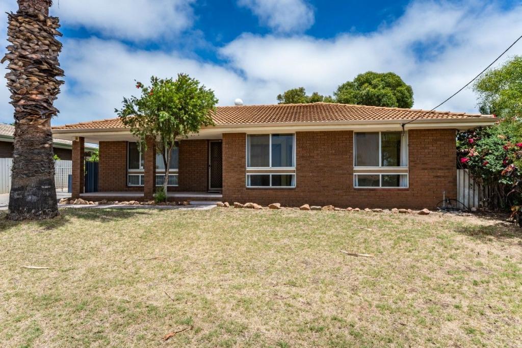 13 Mellows Pl, Rangeway, WA 6530