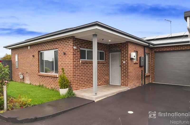 97e Girraween Rd, Girraween, NSW 2145