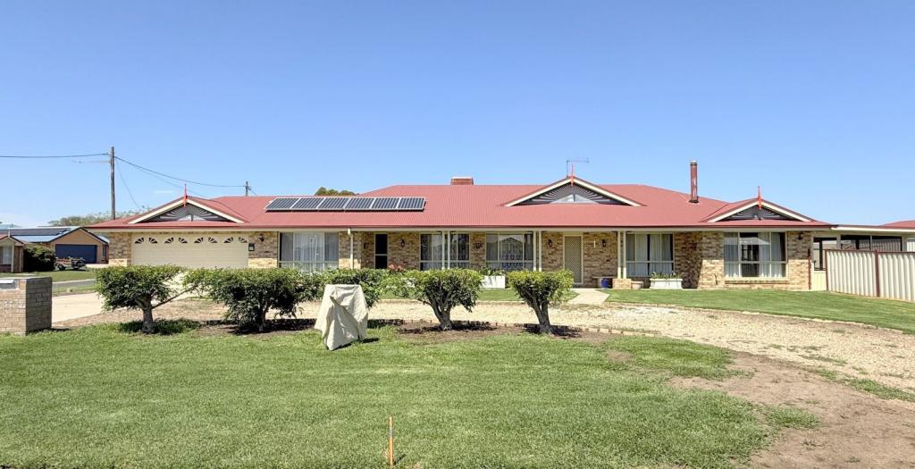 1 SEERY CL, MOREE, NSW 2400