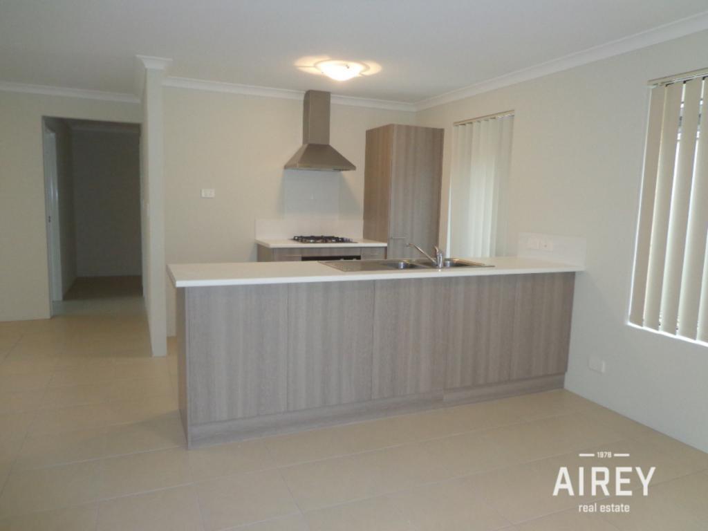 29 Vignerons Loop, Hocking, WA 6065