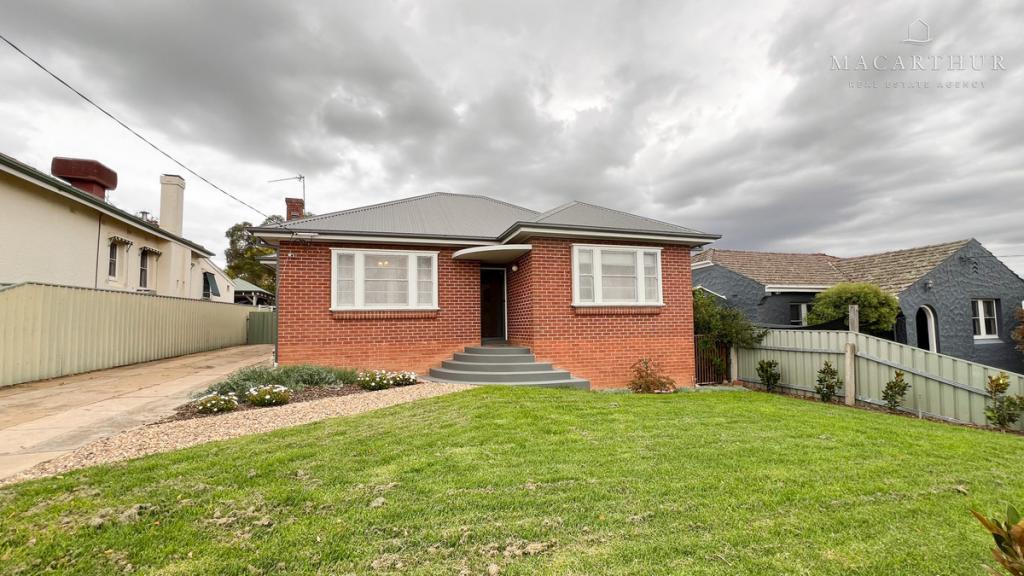 18 Jarick St, Turvey Park, NSW 2650