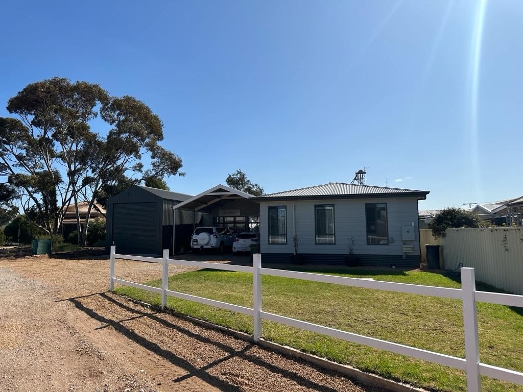 2 Kimba Rd, Cowell, SA 5602