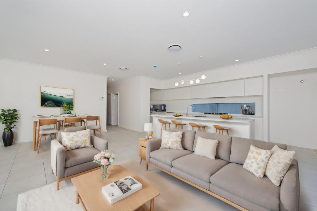 8954 The Point Cct, Hope Island, QLD 4212