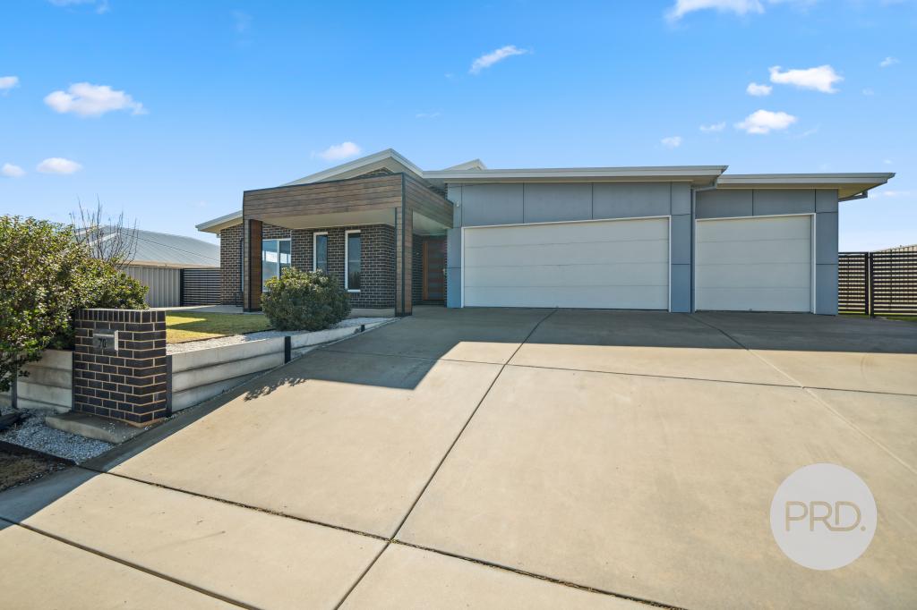 76 Barmedman Ave, Gobbagombalin, NSW 2650