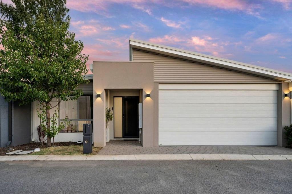 7 BRASS CL, CANNING VALE, WA 6155