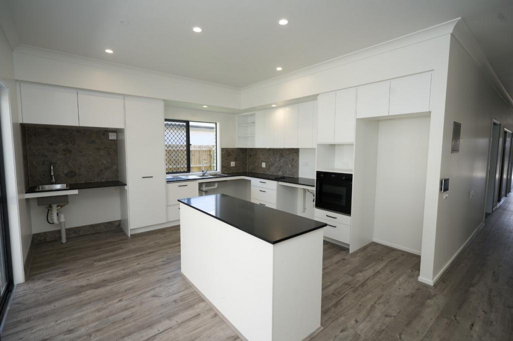 4 Silvertail St, Redbank Plains, QLD 4301