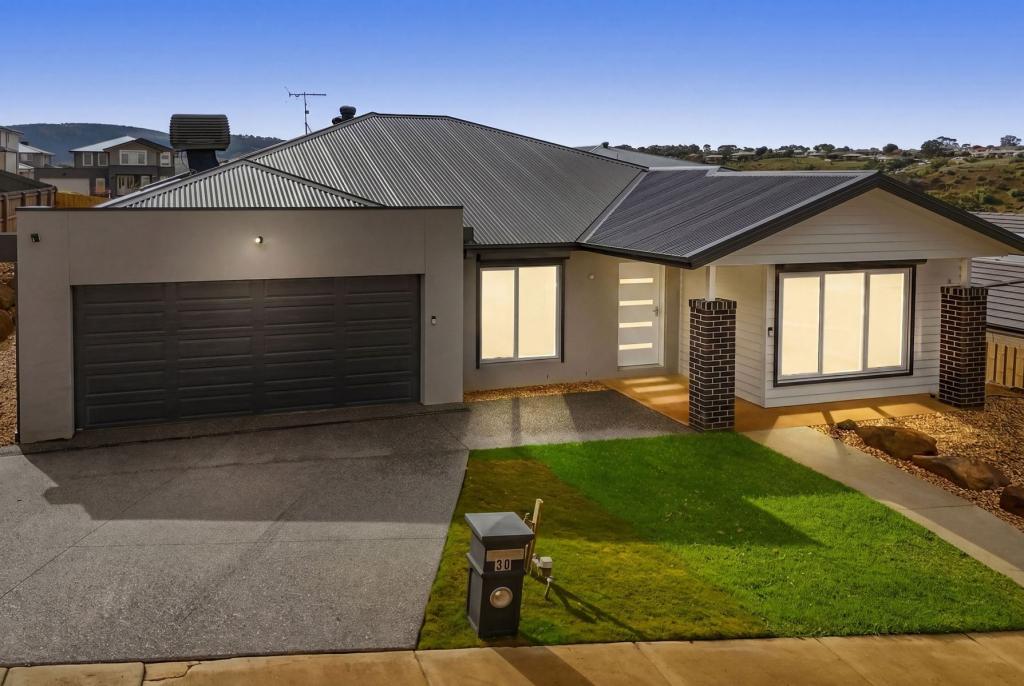 30 Auburn Cres, Bacchus Marsh, VIC 3340
