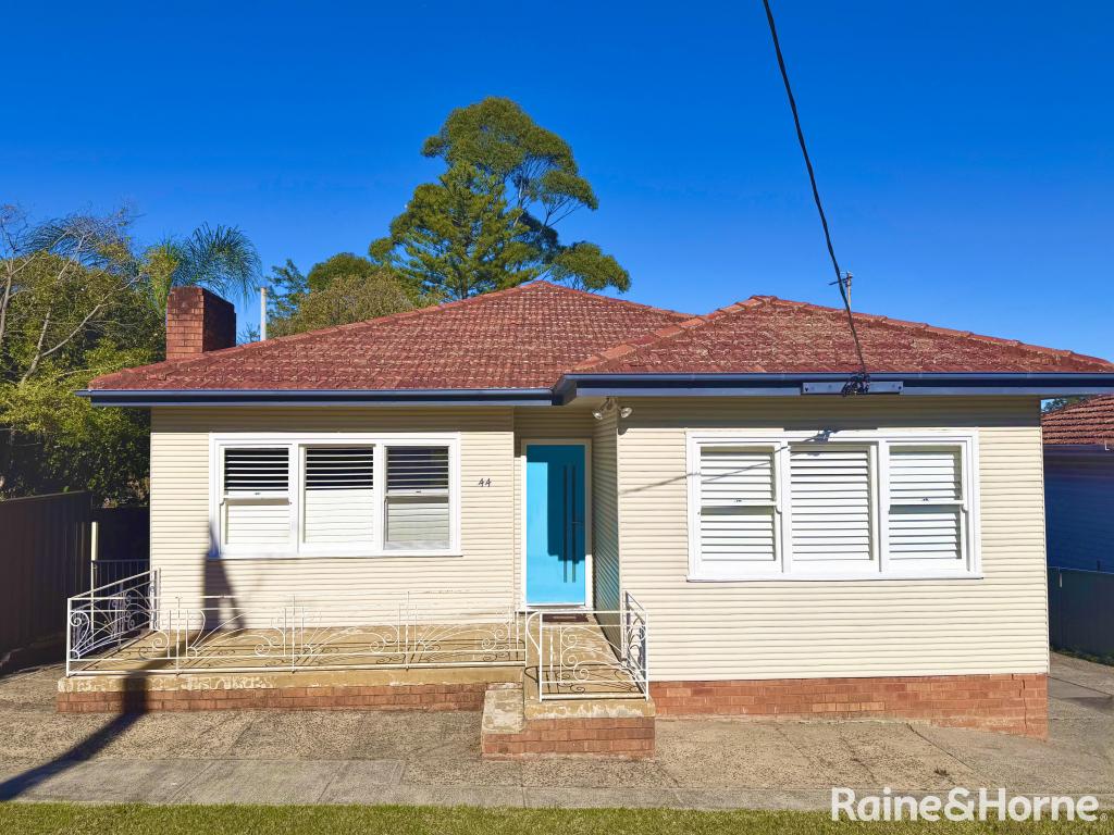 44 Stanleigh Cres, West Wollongong, NSW 2500