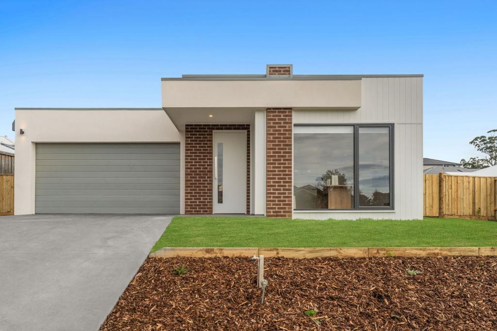 27 KURRAJONG RD, WARRAGUL, VIC 3820