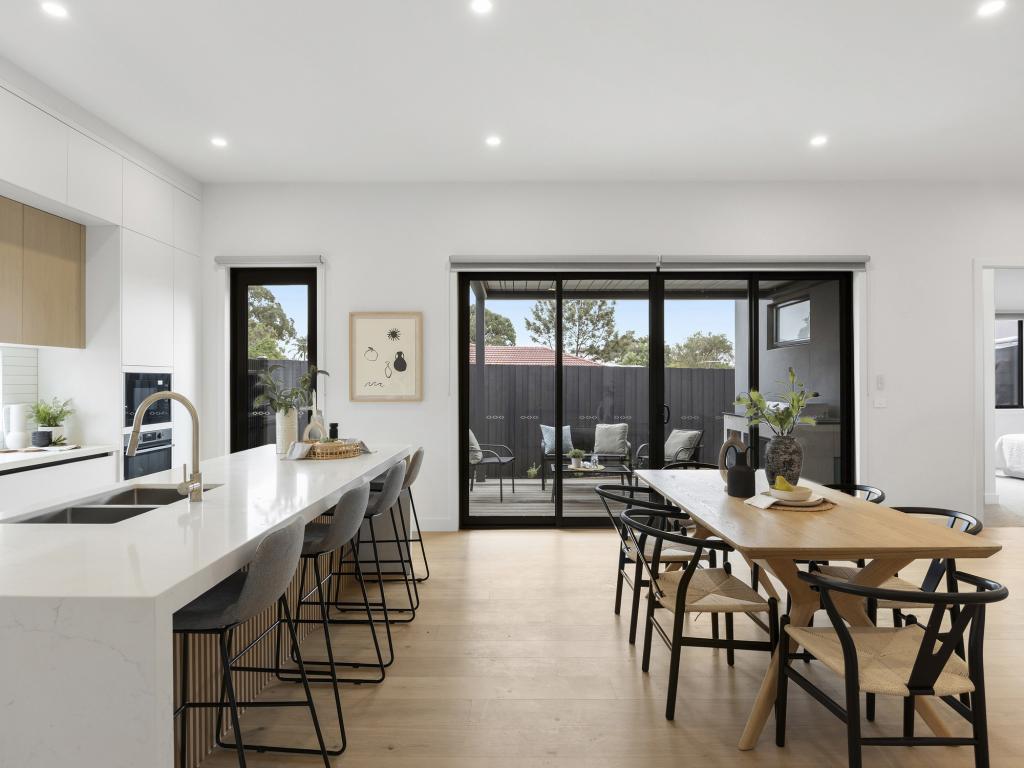 11A HADLEY ST, SEAFORD, VIC 3198