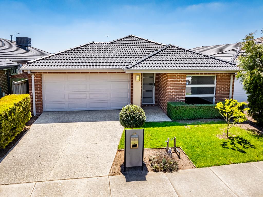 29 Highbury Rd, Clyde North, VIC 3978