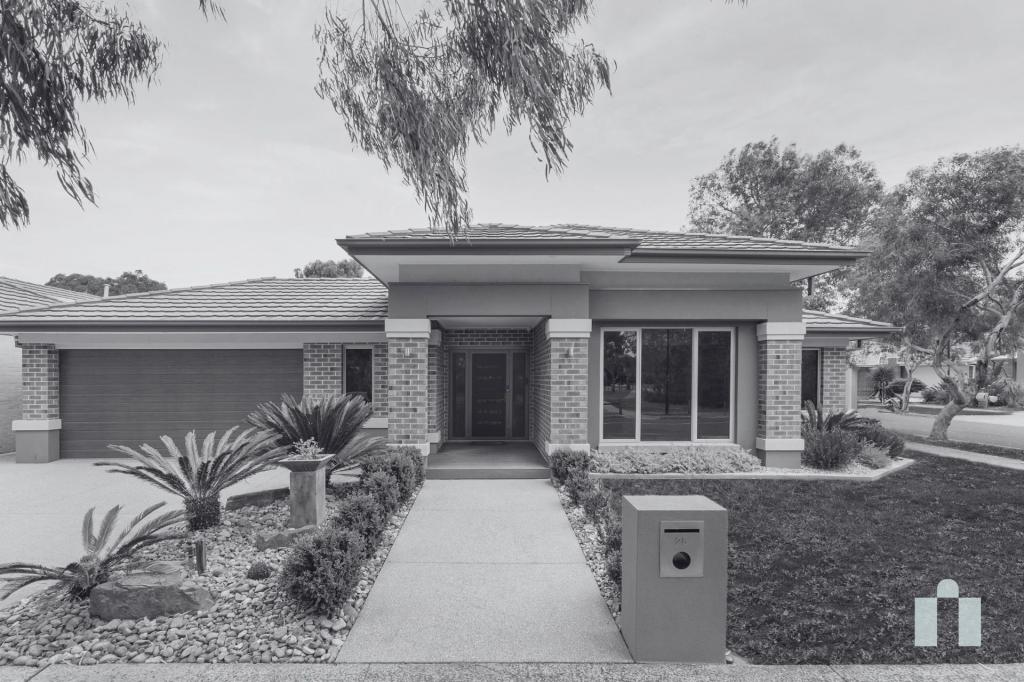26 ORIENT DR, DOREEN, VIC 3754