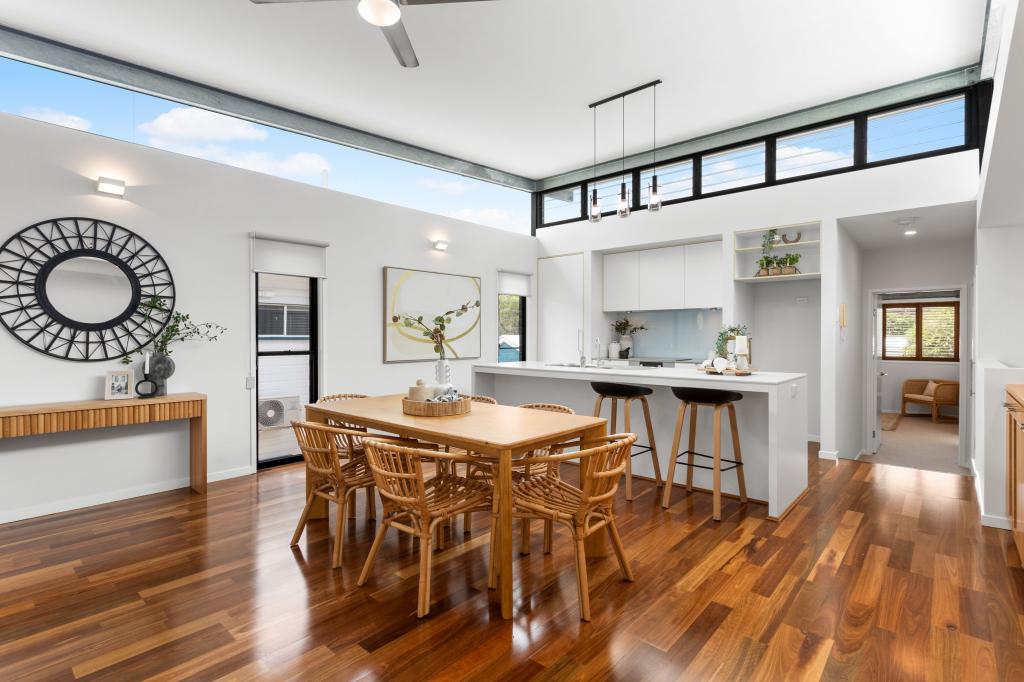 20 View St, Woody Point, QLD 4019