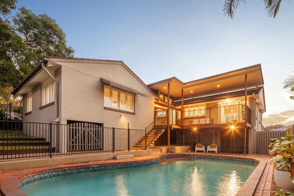 10 HARVARD ST, KENMORE, QLD 4069