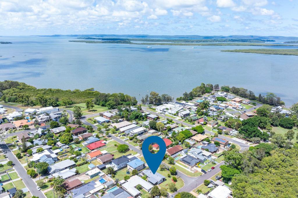 2 Tina St, Redland Bay, QLD 4165