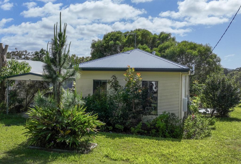 15 Carissa St, Russell Island, QLD 4184