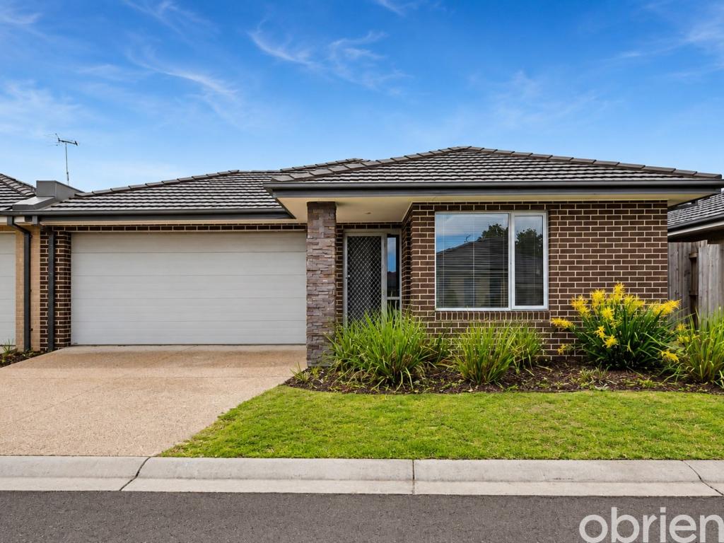16 Cabernet Dr, Somerville, VIC 3912