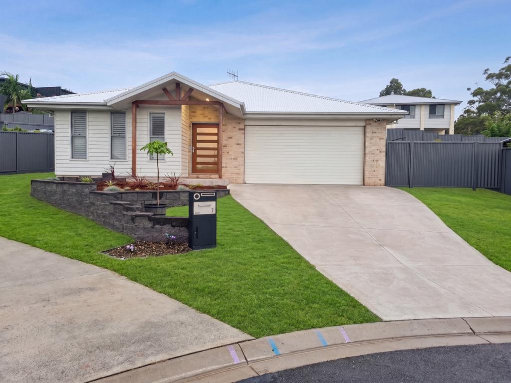 7 Tucker Cl, Thrumster, NSW 2444