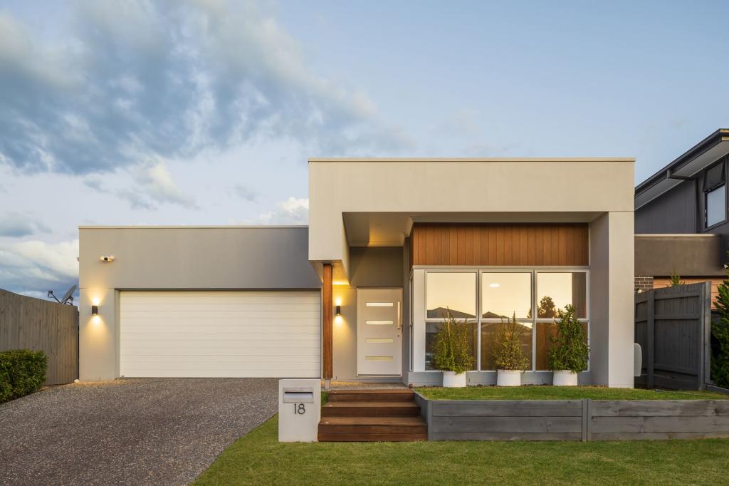 18 Hilltop Cct, Pallara, QLD 4110