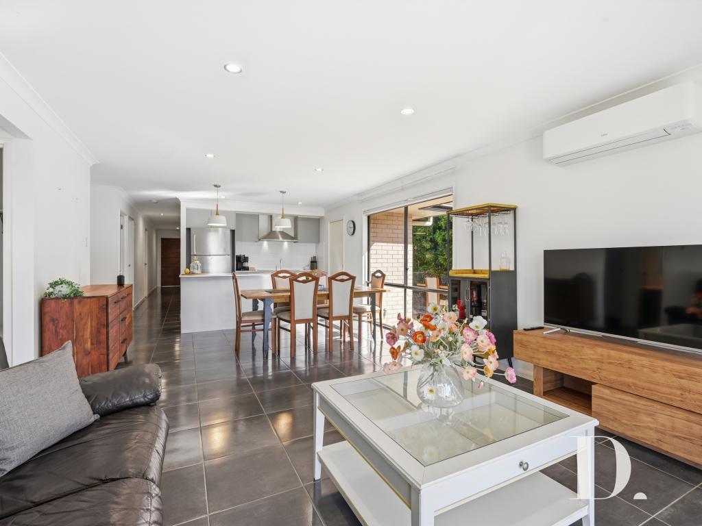8 Humpback Cres, Safety Beach, NSW 2456