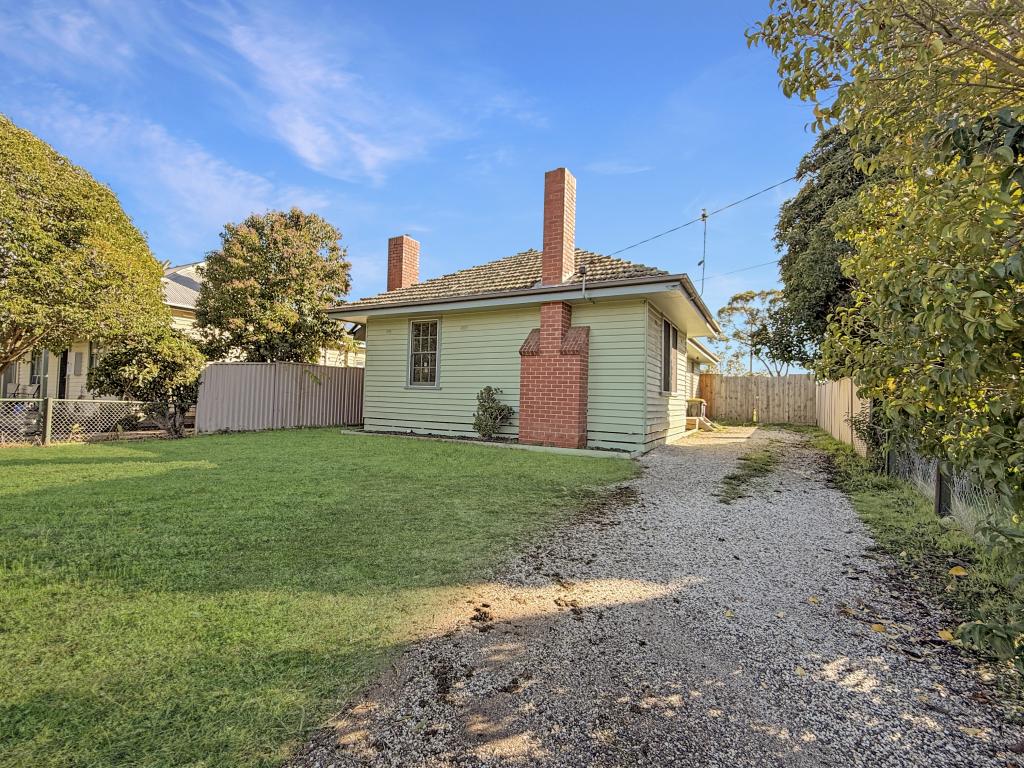 7 Dowling Ave, Seymour, VIC 3660