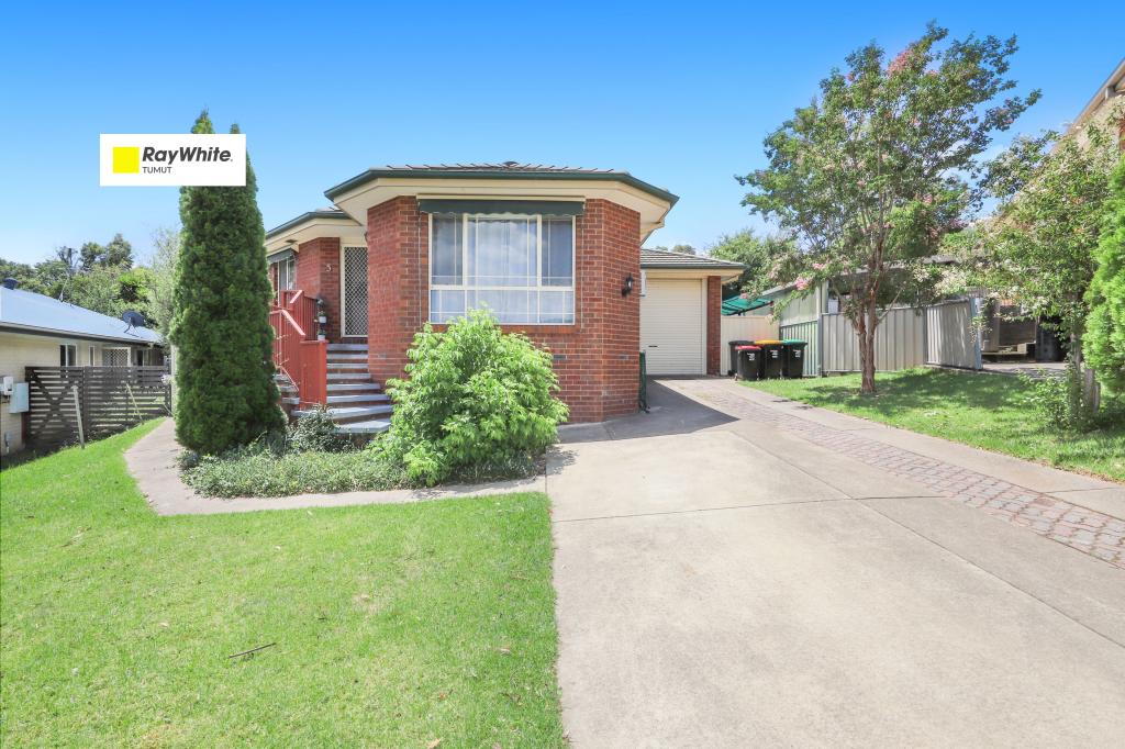 5 Jillabenan Cl, Tumut, NSW 2720