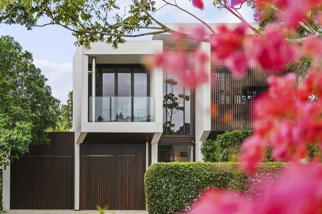 5 Wild Apple Ct, Noosa Heads, QLD 4567