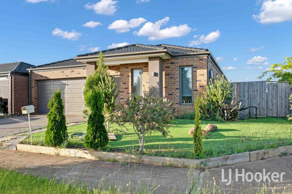 16 LEON DR, WEIR VIEWS, VIC 3338