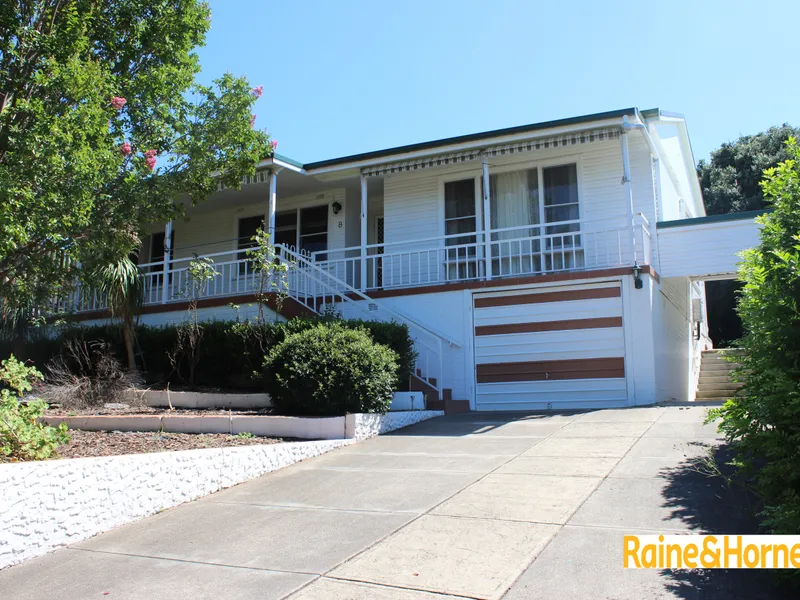 8 Upper St, North Tamworth, NSW 2340