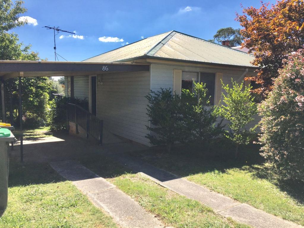 86 GOVETTS LEAP RD, BLACKHEATH, NSW 2785