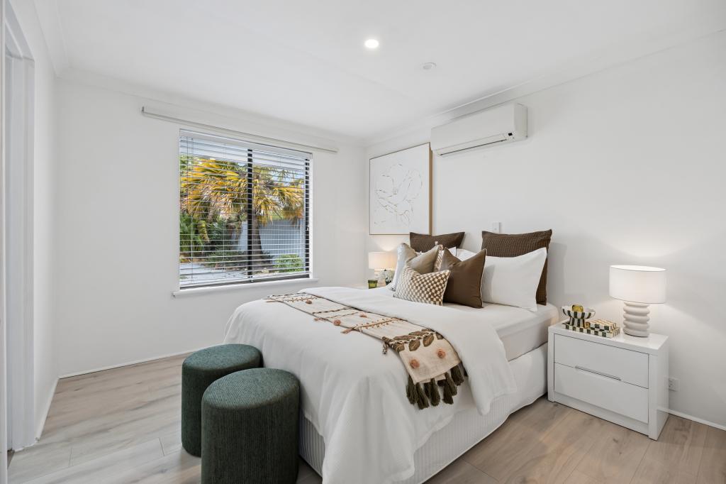 4 Perrona Gdns, Mullaloo, WA 6027