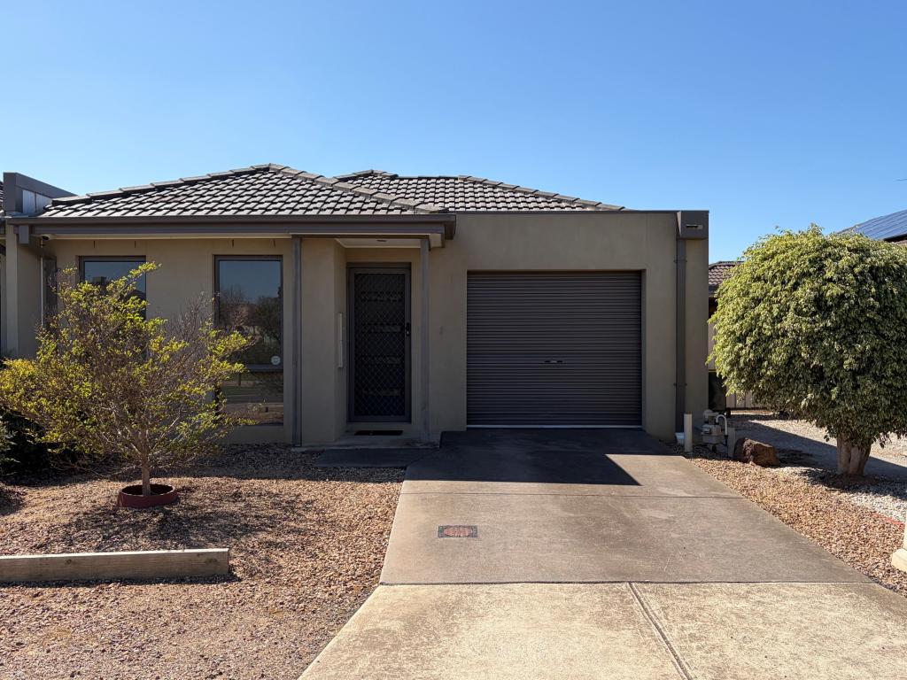 2/2 Lilly Pilly Cl, Werribee, VIC 3030